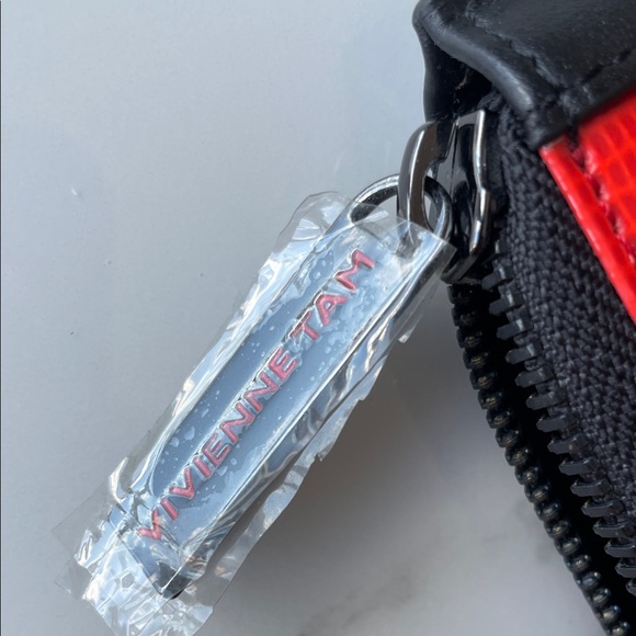 Vivienne Tam Red Patent Zip Around Wallet NEW Compact Card Case Black Trim - Picture 4 of 6